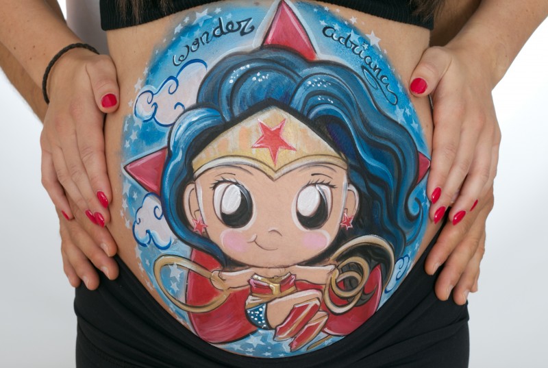 belly painting Wonder Woman
