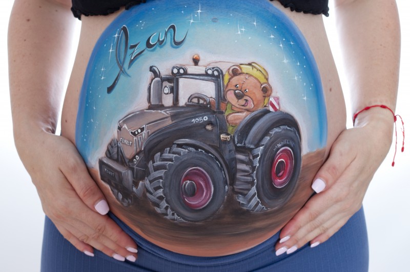 BELLY PAINTING TRACTOR